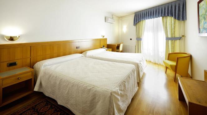 Hotel Florida Arteixo Pokoj fotografie
